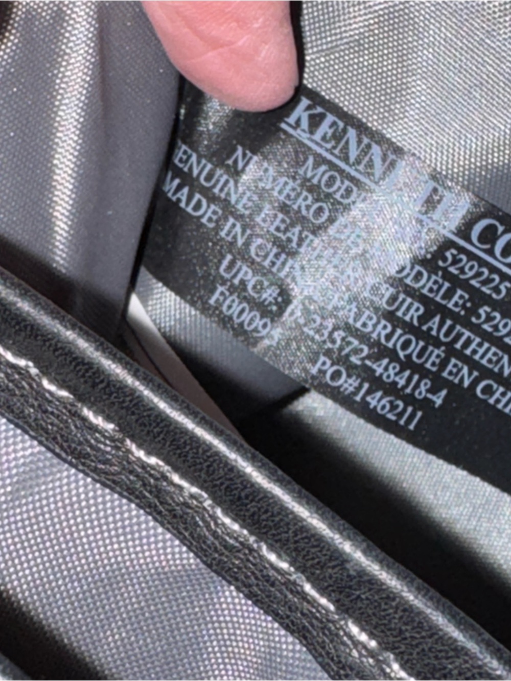 Kenneth Cole Reaction Black Leather Messenger Bag - Picture 10 of 10